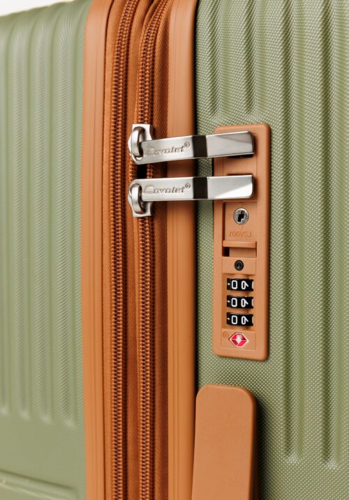 Średnia walizka Cavalet Dalby zielona 76L